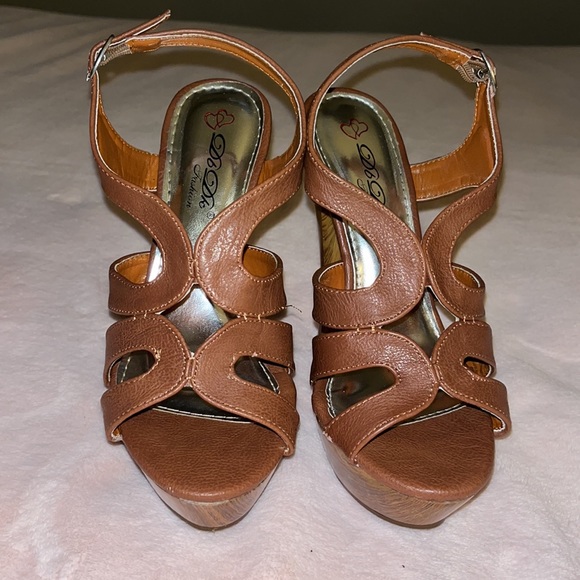 Brown high heels - Picture 2 of 7